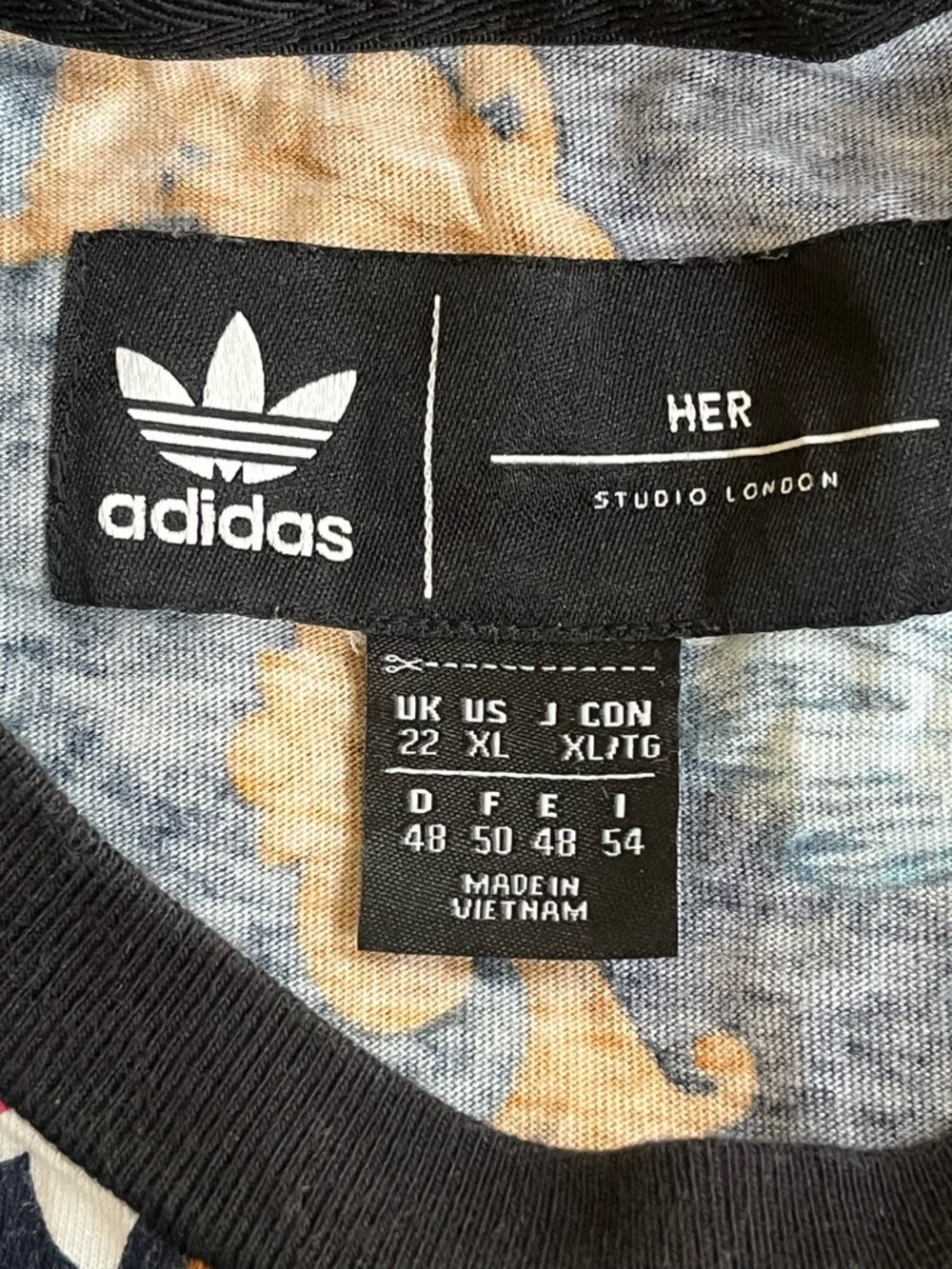 Adidas HER Studio London floral tee in women’s size XL. - Picture 3 of 8